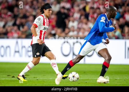 EINDHOVEN, NIEDERLANDE - 24. AUGUST: Erick Gutierrez vom PSV spielt beim UEFA Champions League Play-Off Second Leg Spiel zwischen PSV und Rangers am 24. August 2022 im Philips Stadion in Eindhoven, Niederlande (Foto: Geert van Erven/Orange Picts) Stockfoto