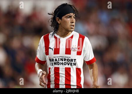 EINDHOVEN - Erick Gutierrez vom PSV Eindhoven während des UEFA Champions League-Play-off-Spiels zwischen PSV Eindhoven und dem Rangers FC am 24. August 2022 im Phillips Stadium in Eindhoven, Niederlande. ANP | Dutch Höhe | Maurice van Steen Stockfoto