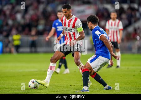 EINDHOVEN, NIEDERLANDE - 24. AUGUST: Cody Gakpo vom PSV während des UEFA Champions League Play-Off Second Leg Matches zwischen PSV und Rangers am 24. August 2022 im Philips Stadion in Eindhoven, Niederlande (Foto: Andre Weening/Orange Picles) Stockfoto