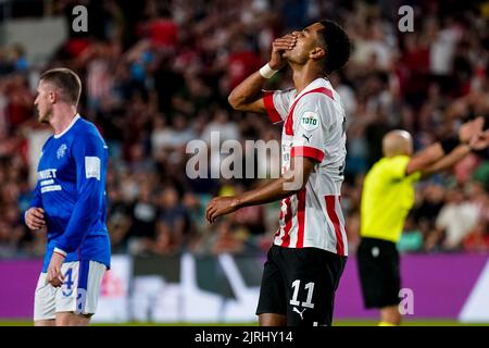 EINDHOVEN, NIEDERLANDE - 24. AUGUST: Cody Gakpo vom PSV reagiert während des UEFA Champions League Play-Off Second Leg Spiels zwischen PSV und Rangers am 24. August 2022 im Philips Stadion in Eindhoven, Niederlande (Foto: Geert van Erven/Orange Picters) Stockfoto
