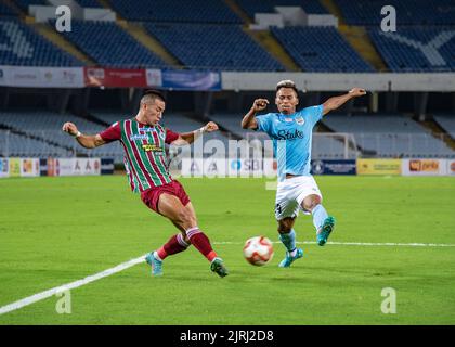 Kalkutta, Westbengalen, Indien. 24. August 2022. ATK Mohun Bagan (ATKMB) und Mumbai City FC (MCFC) spielten am 24.. August 131. im SALT LAKE STADIUM (VYBK), Kalkutta, ein Unentschieden-Spiel der Gruppe B in 1-1. 2022.Liston Colaco erzielte für Mohun Bagan eine Halbzeit von 1., während Jorge Pereyra Diaz für den FC Mumbai City eine Halbzeit von 2. erzielte. (Bild: © Amlan Biswas/Pacific Press via ZUMA Press Wire) Stockfoto