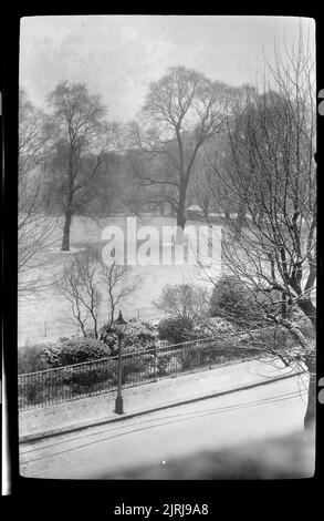 Honor Oak Park, London, 1930s, England, von Eric Lee-Johnson. Stockfoto