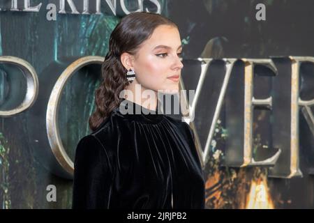 NEW YORK, NEW YORK - 23. AUGUST: Fina Strazza nimmt am 23. August 2022 in New York City am Lincoln Center an der New Yorker Vorführung von „der Herr der Ringe: Die Ringe der Macht“ Teil. Stockfoto