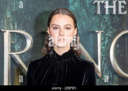 NEW YORK, NEW YORK - 23. AUGUST: Fina Strazza nimmt am 23. August 2022 in New York City am Lincoln Center an der New Yorker Vorführung von „der Herr der Ringe: Die Ringe der Macht“ Teil. Stockfoto