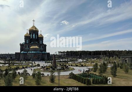 MOSKAU, RUSSLAND - 19. AUGUST 22: Auferstehung der Christ-Kathedrale, Hauptkathedrale der russischen Streitkräfte. Stockfoto