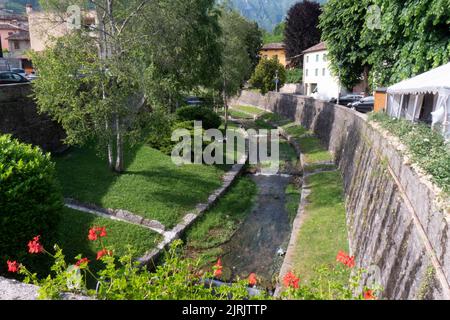 Cison di Valmarino, eines der eindrucksvollsten Dörfer Veneto. Stockfoto