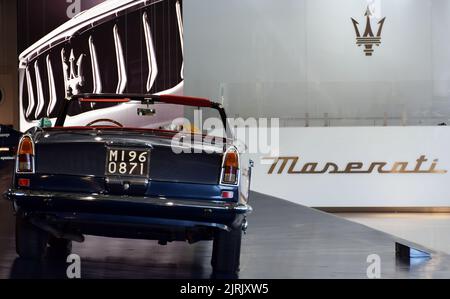 Modena - Italien - 28. April 2020: Alte Maserati-Autos wurden im Maserati Museum in Modena ausgestellt. Italien Stockfoto