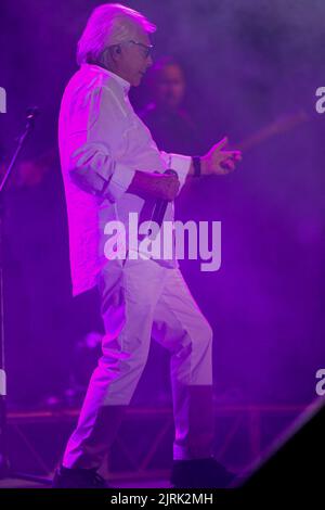 24. August 2022, Santa Severa (Rom, Latium (Roma, Italien: Nino D'Angelo in ''The Poet Who Can't Talk''' Tour 22 auf der Burg von Santa Severa Estate 22. (Bild: © Daniela Franceschelli/Pacific Press via ZUMA Press Wire) Stockfoto