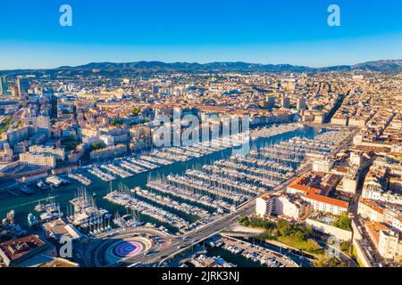 Kleiner farbenfroher alter Hafen des Vallon des Auffes, Marseille, Frankreich Stockfoto