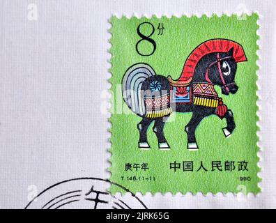 CHINA - UM 1990: Eine in China gedruckte Marke zeigt T146 Tierkreis-Neujahr-Pferd. Um 1990. Stockfoto