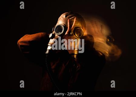 Studioportrait einer Person mit einer völlig unkenntlichen Maske Stockfoto