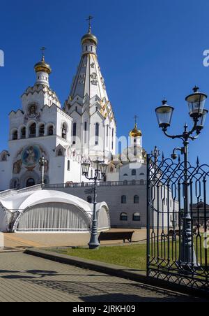 Minsk, Weißrussland -19. August 2022: Minsker Kirchendenkmal im Namen aller Heiligen und in Erinnerung an die Opfer, die Rettung des Vaterlandes unserer Stockfoto