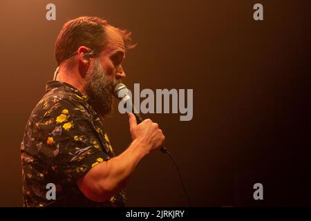 Oslo, Norwegen. 24. August 2022. Die amerikanische Rockband Clutch gibt ein Live-Konzert im Sentrum Scene in Oslo. Hier ist Sänger Neil Fallon live auf der Bühne zu sehen. (Foto: Gonzales Photo/Alamy Live News Stockfoto