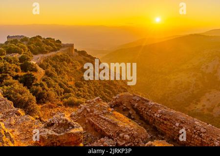 Blick auf die mittelalterliche Nimrod-Festung, mit nahe gelegener Landschaft, die Golan-Höhen, Nordisraelisch Stockfoto