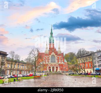 Erstaunliches Stadtbild mit der Kirche St. Joseph (Pfarrei St. Joseph) in Krakau. Beliebtes Touristenziel. Ort: Krakau, Woiwodschaft Kleinpolen Stockfoto