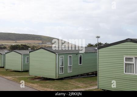 Parkdean Resorts, statische Wohnwagen im Ruda Holiday Park, Croyde, Braunton, Devon, England, Großbritannien, Sommer August 2022, Wohnwagenurlaub in Großbritannien Stockfoto