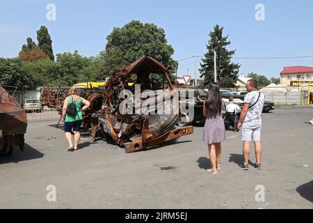 ODESA, UKRAINE - 25. AUGUST 2022 - Russische Militärfahrzeuge, die von den Streitkräften der Ukraine zerstört wurden, sind im Gedenkkomplex ausgestellt Stockfoto