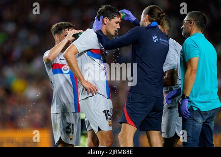 Andreas Christensen und Pablo Martin Gavira Gavi vom FC Barcelona während des Freundschaftsspiel zugunsten der als zwischen dem FC Barcelona und Manchester City spielten am 24. August 2022 im Spotify Camp Nou Stadium in Barcelona, Spanien. (Foto von Colas Buera / PRESSIN) Stockfoto