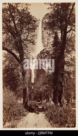 Yosemite Falls, 2634 Meter. Aus dem Album: Fotografien von Yosemite Valley und großen Bäumen von Mariposa County, Kalifornien, um 1883, Kalifornien, von George Fiske. Stockfoto