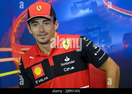 Scuderia Ferrari Monegasque-Fahrer Charles Leclerc im Rahmen einer Pressekonferenz vor dem Rennen in Spa-Francorchamps, dem Formel-1-Grand-Prix von Belgien, am Donnerstag, dem 25. August 2022. BELGA FOTO DIRK WAEM Stockfoto