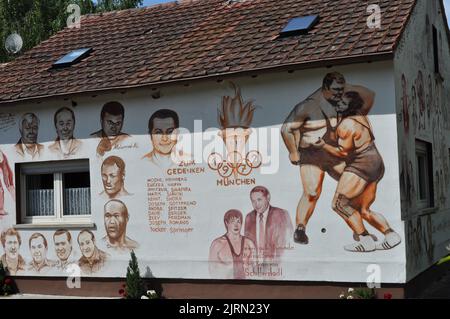 SCHIFFERSTADT, Deutschland 25. AUGUST 2022: Geburtsort und Elternhaus des deutschen Olympiasiegers Wilfried Dietrich in Schifferstadt. Stockfoto