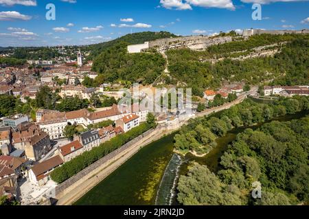 Altstadt, Fluss Doubs und die Zitadelle aus der Luft gesehen, Besancon, Bourgogne-Franche-Comté, Frankreich, Europa |  Old town, Doubs river and the C Stockfoto