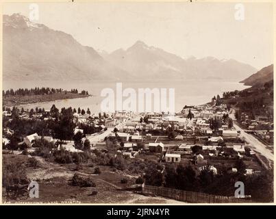 Queenstown und Lake Wakatipu, 1870-1880s, Queenstown, von Burton Brothers. Stockfoto