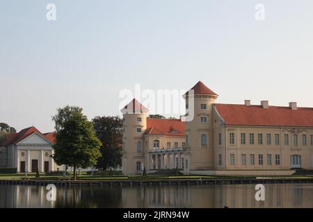 Schloss Rheinsberg mit Schlossstürmen Stockfoto