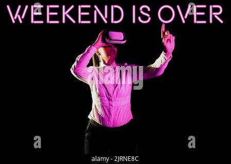 Das Wochenende mit der Konzeptunterschrift ist vorbei. Schaufenster für Unternehmen die Zeit zum Entspannen ist zu den alltäglichen Routineaktivitäten zurückgekehrt. Der Mensch hat einen futuristischen Rahmen Stockfoto