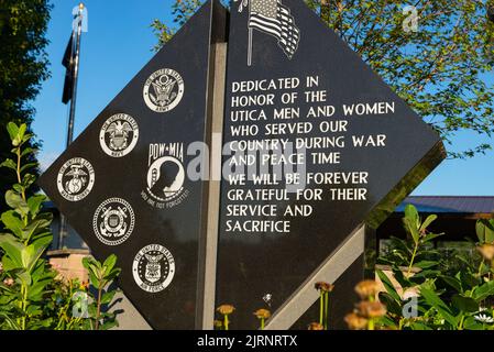 North Utica, Illinois - Vereinigte Staaten - 14.. Juli 2022: Das Utica war Memorial an einem schönen Sommermorgen in North Utica, Illinois. Stockfoto