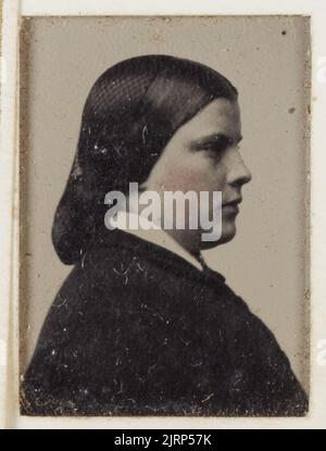 Frau im Profil. Aus dem Album: The Colonial Family Album, Hersteller unbekannt. Stockfoto