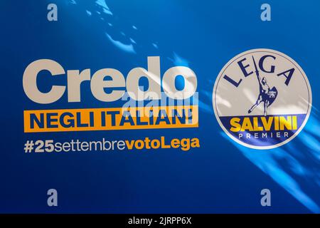 League-Logo und Beschilderung für die bevorstehenden Wahlen am 25. September in Italien Stockfoto