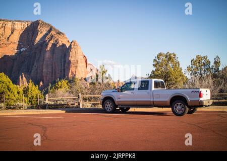 Die berühmten off-road Ford Fahrzeug in Zion National Park, Utah Stockfoto