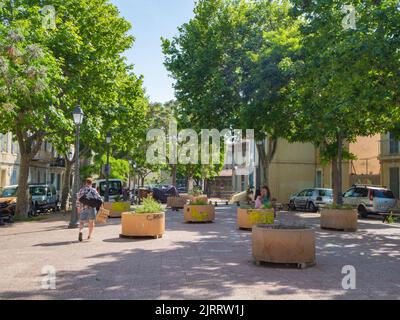 Marseille, Frankreich - Mai 15. 2022: Ruhiger Stadtplatz Place de Moulin Stockfoto