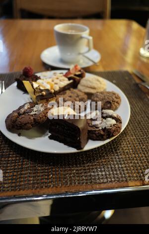 Kaffee und Desserts All you can eat Buffet im fünf-Sterne-Hotel in Bangkok Thailand Stockfoto
