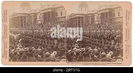 Royal Dragoons Passing the National Gallery, Diamond Jubilee Procession, London, England, 22. Juni 1897, London, von Underwood & Underwood. Stockfoto