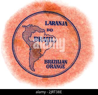 Frischobst-Papierverpackung, ab Mitte 1950s in England, mit Anbaumarke. Laranja do Brasil, brasilianische Orange, Landkarte von Südamerika. Stockfoto