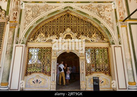 Topkapi Palast. Fassade mit Dekor des kaiserlichen rates. Istanbul, Sultanahmet. Türkei Stockfoto