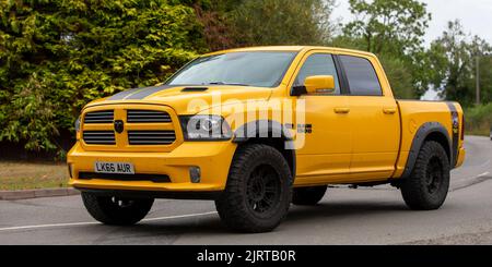 2016 gelb 5700 cc Dodge RAM 1500 Stockfoto