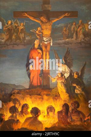 BIELLA, ITALIEN - 15. JULI 2022: Das Gemälde von Kreuzigung und Seele im Fegefeuer in der Kirche Chiesa di San Casiano (1954). Stockfoto
