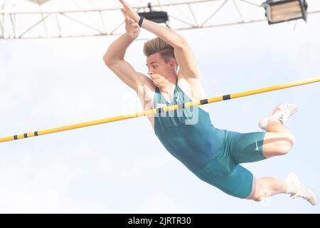 Lausanne, Schweiz. 08.. Mai 2022. Christopher Nilsen aus den USA ist während des Hochsprungwettbewerbs beim City Event des Grand-Prix Athletissima Wanda Diamond League in Lausanne 2022 im Einsatz. (Foto: Eric Dubost/Pacific Press) Quelle: Pacific Press Media Production Corp./Alamy Live News Stockfoto