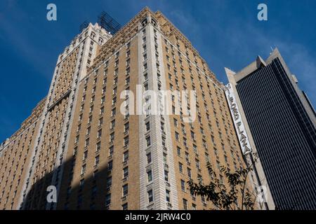 Das Wahrzeichen des Row Hotels war das Milford Plaza, New York City, USA 2022 Stockfoto