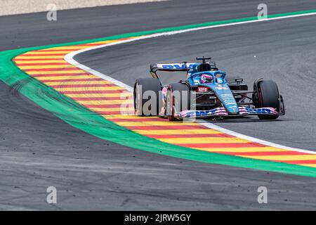 BWT Alpine Spanish Rider Fernando Alonso wird bei einem Training beim Grand Prix F1 von Belgien am Freitag, den 26. August 2022 in Spa-Francorchamps gesehen. Der Formel-1-Grand-Prix von Spa-Francorchamps findet an diesem Wochenende vom 26.. Bis 28.. August statt. BELGA FOTO JONAS ROOSENS Stockfoto