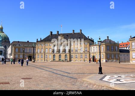 Mai 23 2022 - Kopenhagen in Dänemark: Amalienborg - die Residenz der Königin Stockfoto