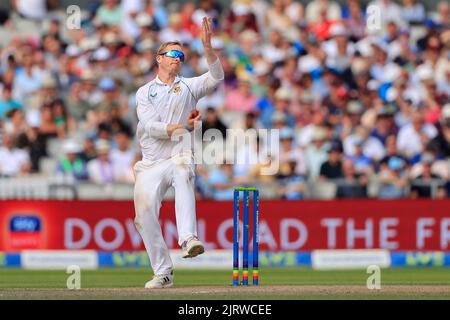 Simon Harmer aus Südafrika beim Bowling während des 2. Tests Stockfoto