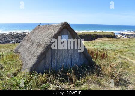 Trockenhütte für Algen, Freshwater West Beach, Pembrokeshire, Wales Stockfoto