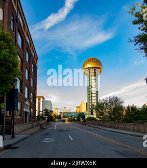 Der Worlds Fair Park mit dem ikonischen Sunsphere-Fachwerk in Knoxville, Tennessee Stockfoto