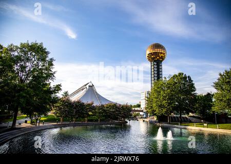 Der Worlds Fair Park mit dem ikonischen Sunsphere-Fachwerk in Knoxville, Tennessee Stockfoto