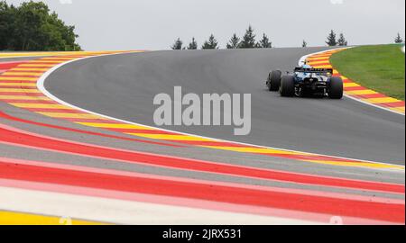 Spa, Belgien. 26. August 2022. 26. August 2022: Team Alpine fährt beim zweiten Training des Rolex Grand Prix von Belgien F1 auf dem Circuit de Spa-Francorchamps in Francorchamps, Belgien, durch Raidillon. Justin Cooper/CSM Credit: CAL Sport Media/Alamy Live News Stockfoto