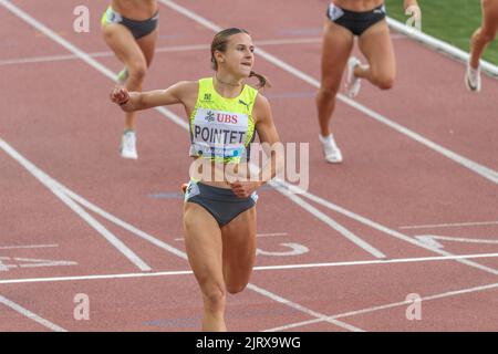 Lausanne, Schweiz. 08.. Juni 2022. Leonie Pointet (SUI) gewinnt 200m Frauen beim Grand-Prix Athletissima Wanda Diamond League in Lausanne 2022. Der Grand-Prix Athletissima Wanda Diamond League in Lausanne 2022 fand in Lausanne, der olympischen Hauptstadt, statt. (Foto: Eric Dubost/Sipa USA) Quelle: SIPA USA/Alamy Live News Stockfoto